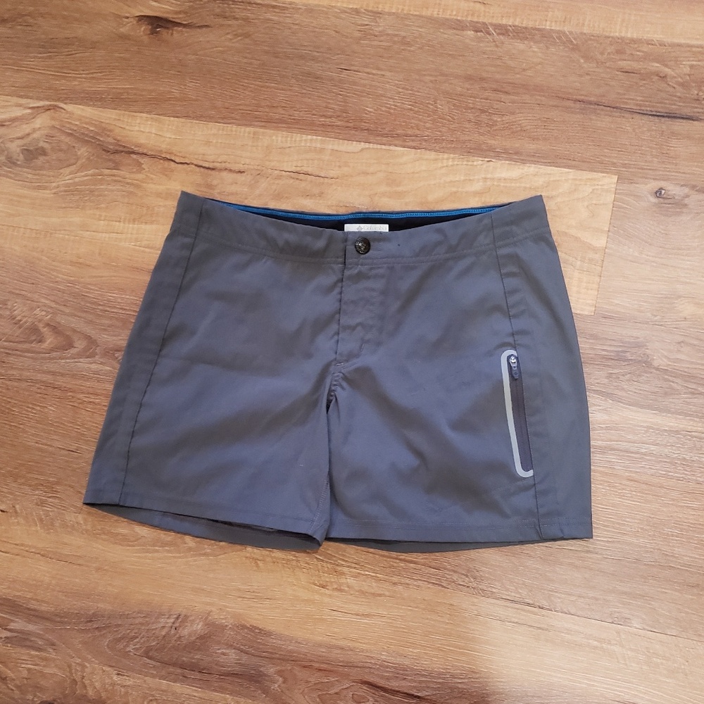 Columbia Omni-Shield Shorts, Size 6